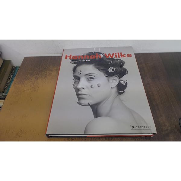 Amazon.com: Hannah Wilke: Art for Life's Sake: 9780691220376